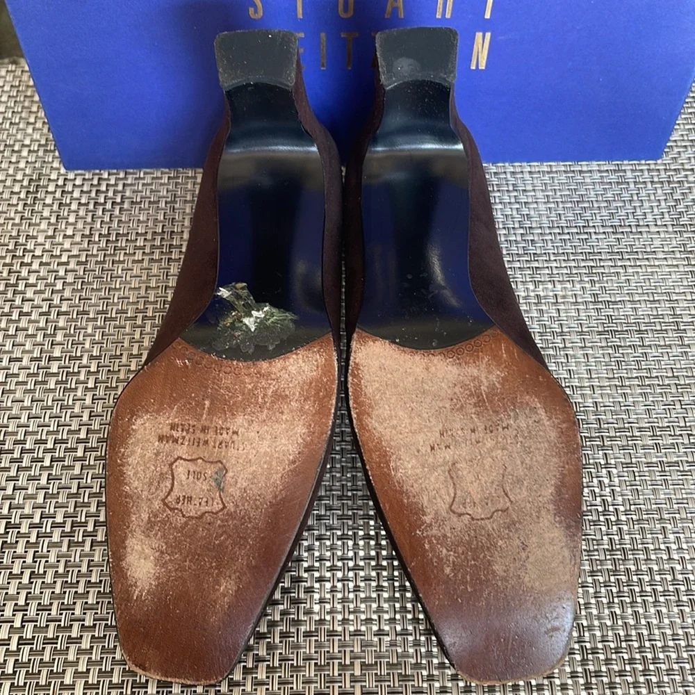 Women’s Stuart Weitzman Cana Cola Suede Pump Size 7W